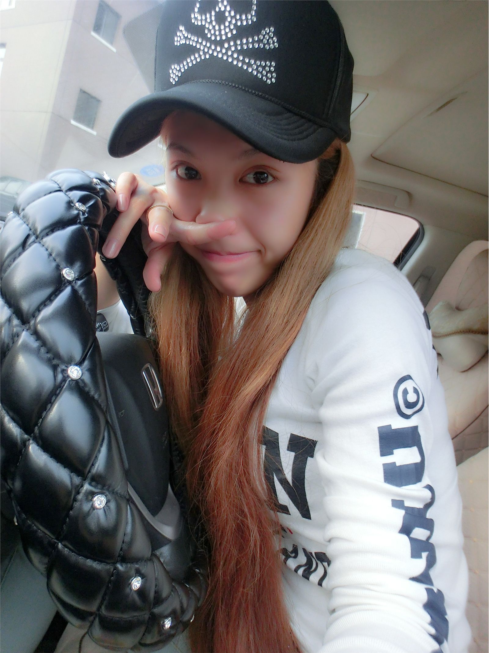 花哨尤物saisai的微博列表微女郎 2